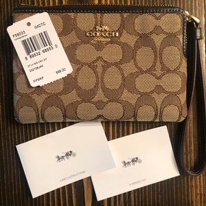 COACH Outline Signature C Corner Zip Wristlet